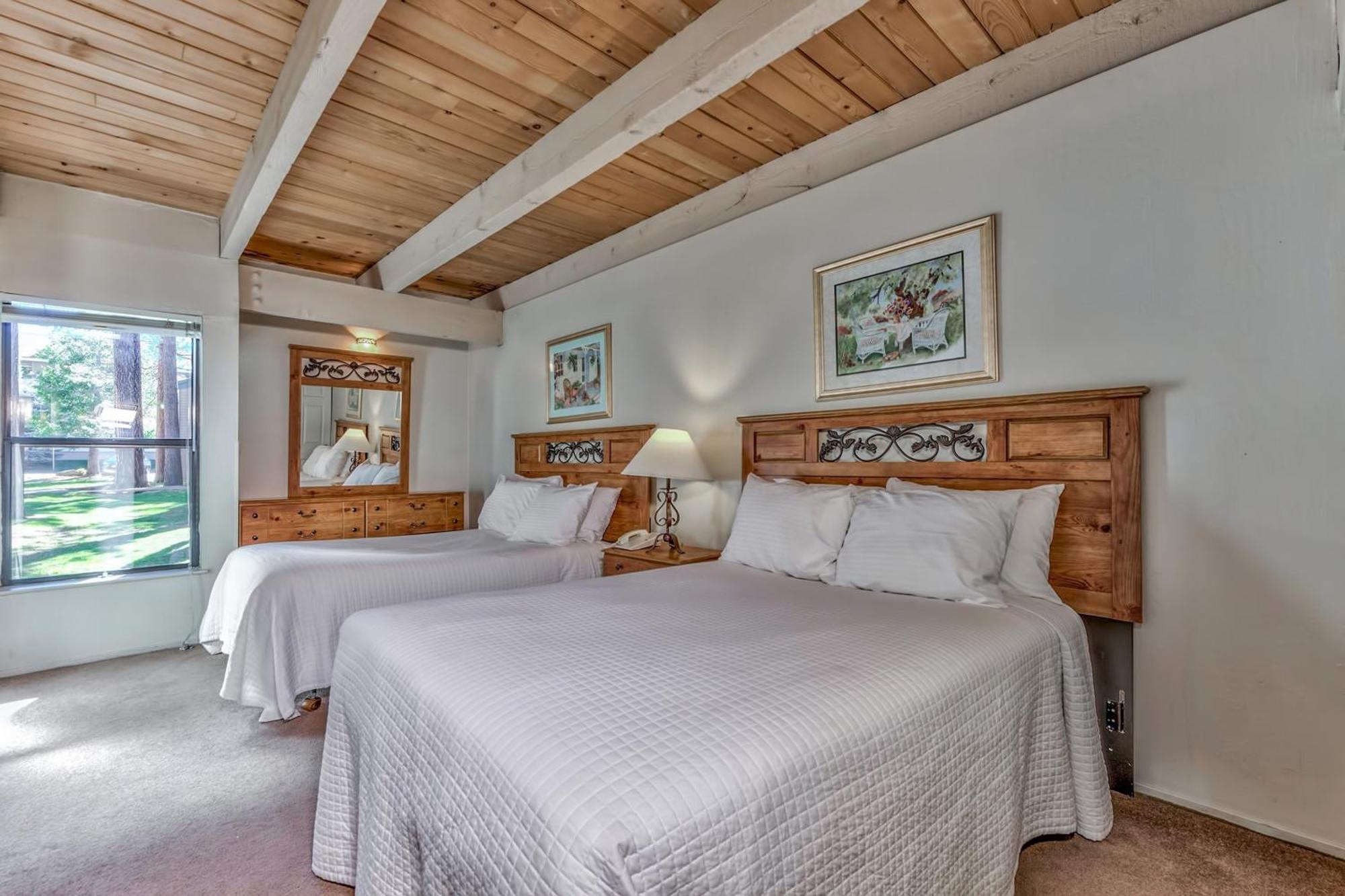 Aston Lakeland Village Beach & Mountain Resort 4*